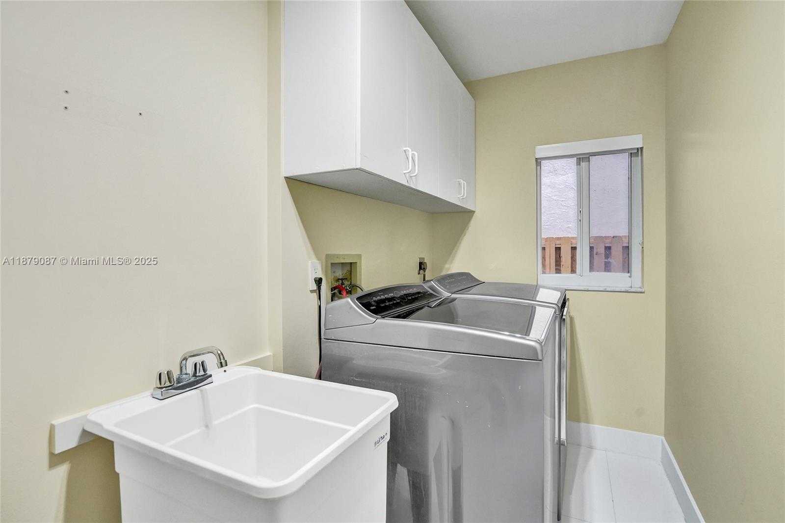 Small Image of 1321 SOUTH WEST 102ND AVE, Pembroke Pines Number 28