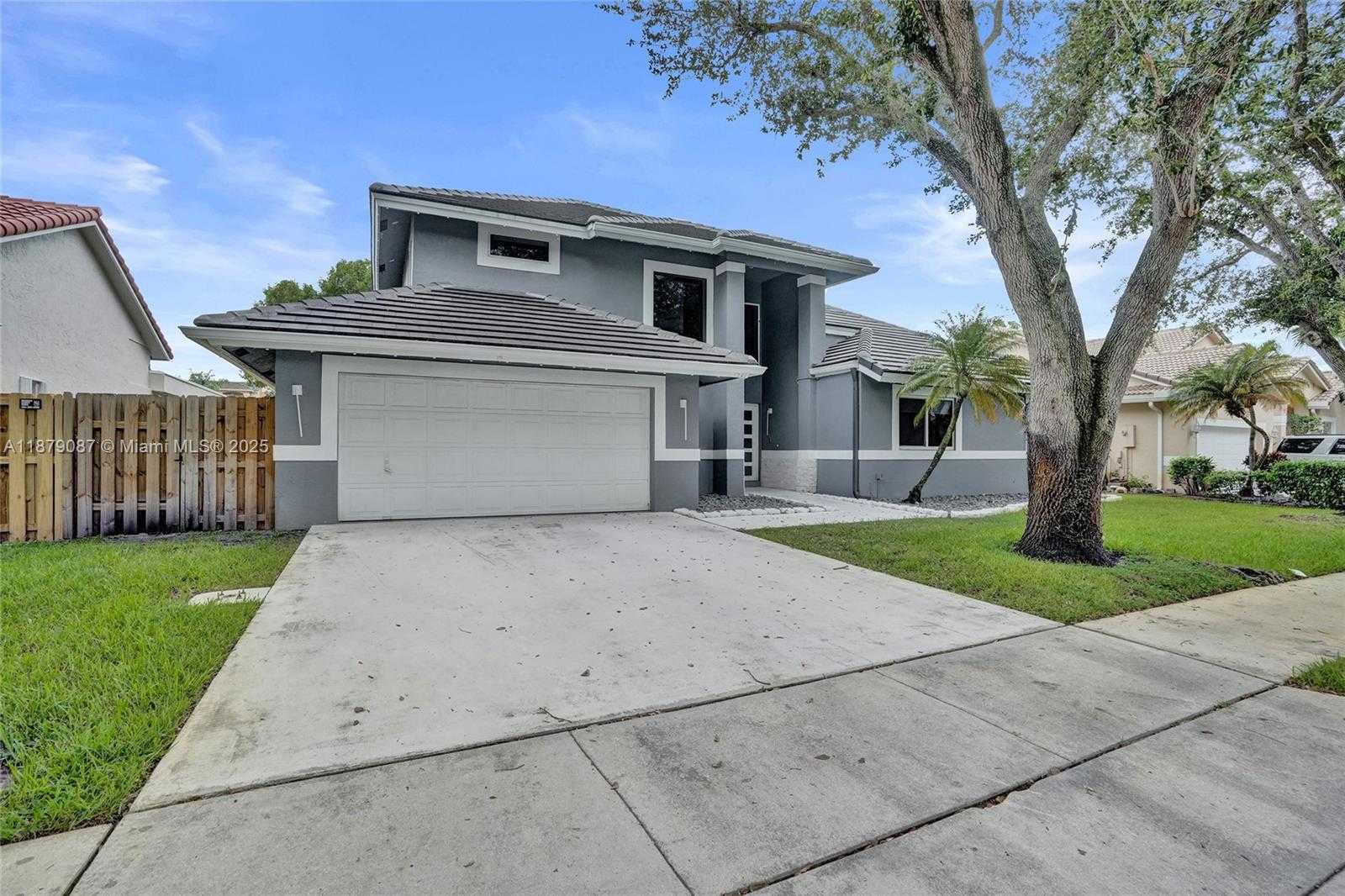 Small Image of 1321 SOUTH WEST 102ND AVE, Pembroke Pines Number 3