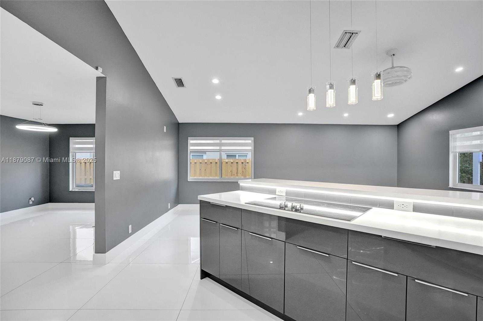 Small Image of 1321 SOUTH WEST 102ND AVE, Pembroke Pines Number 38