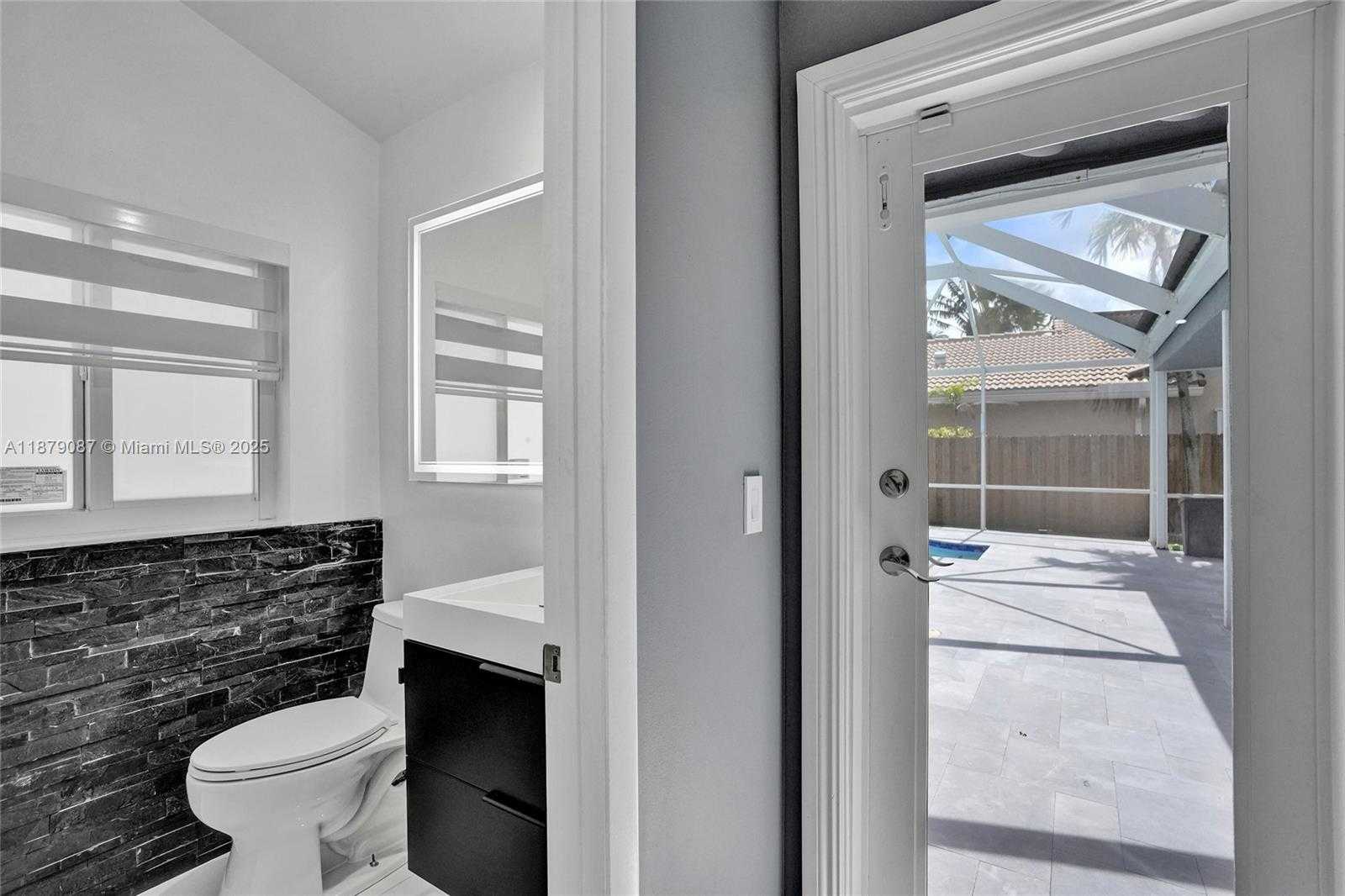 Small Image of 1321 SOUTH WEST 102ND AVE, Pembroke Pines Number 43