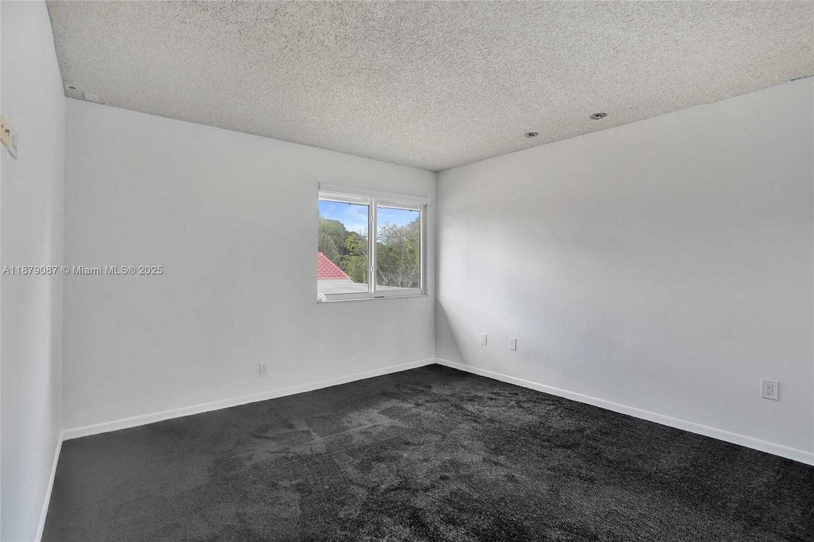 Small Image of 1321 SOUTH WEST 102ND AVE, Pembroke Pines Number 51