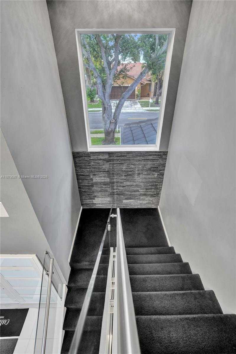 Small Image of 1321 SOUTH WEST 102ND AVE, Pembroke Pines Number 54