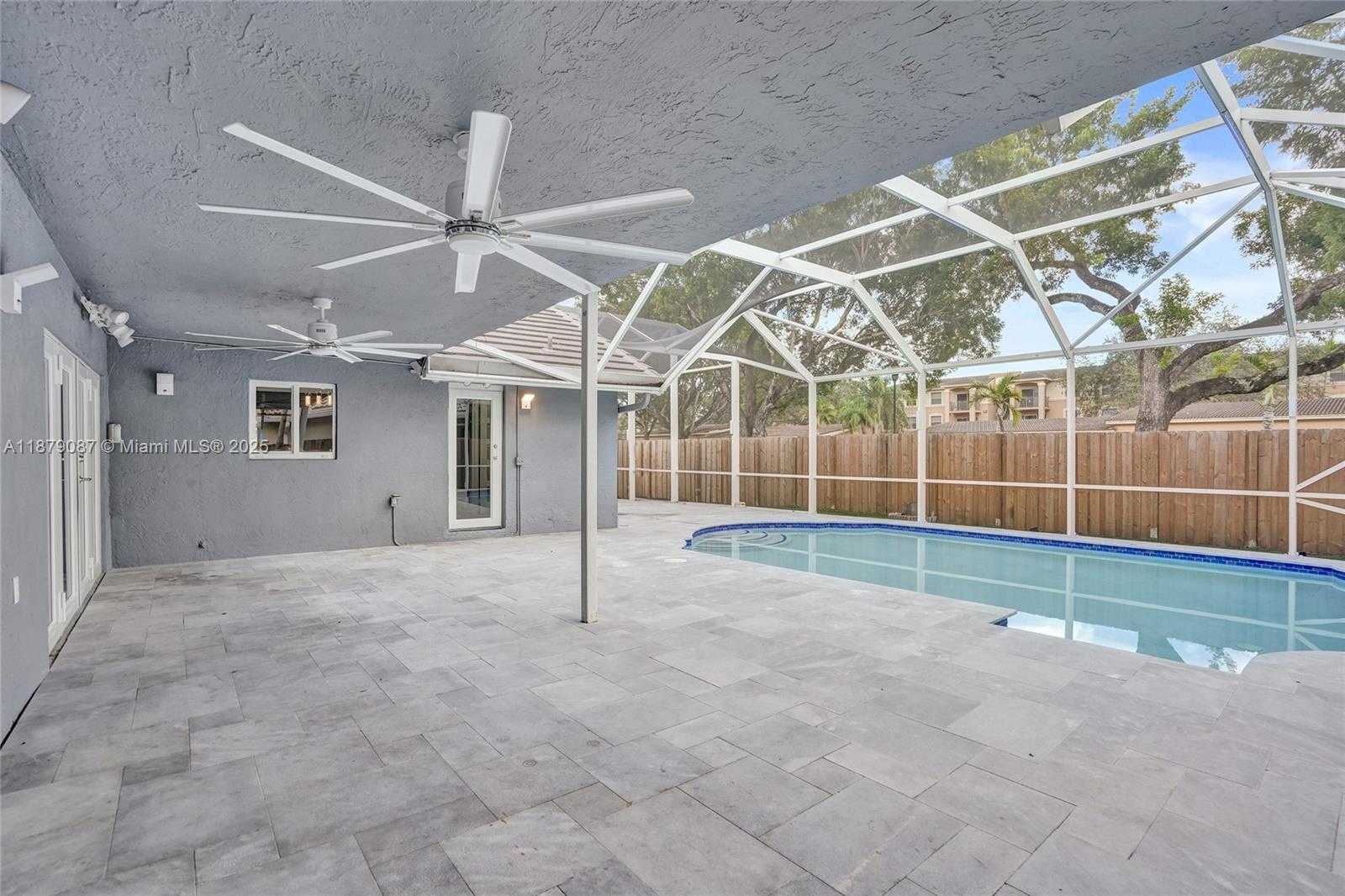 Small Image of 1321 SOUTH WEST 102ND AVE, Pembroke Pines Number 56