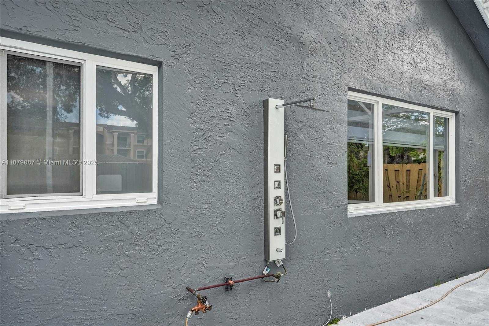 Small Image of 1321 SOUTH WEST 102ND AVE, Pembroke Pines Number 60