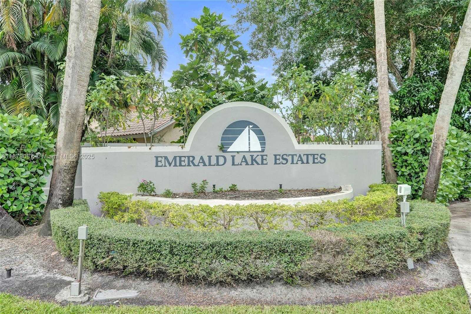 Small Image of 1321 SOUTH WEST 102ND AVE, Pembroke Pines Number 63