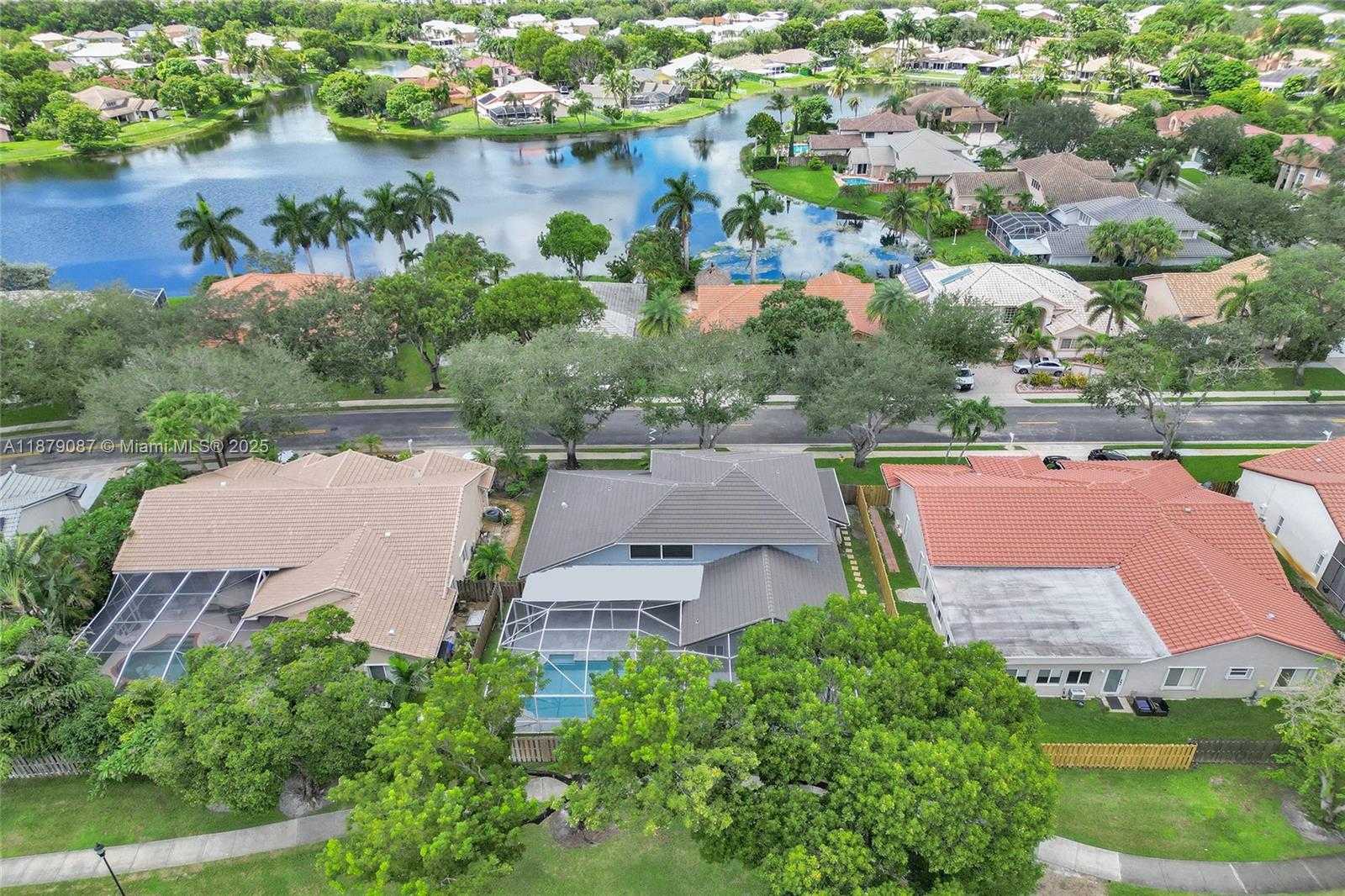 Small Image of 1321 SOUTH WEST 102ND AVE, Pembroke Pines Number 68