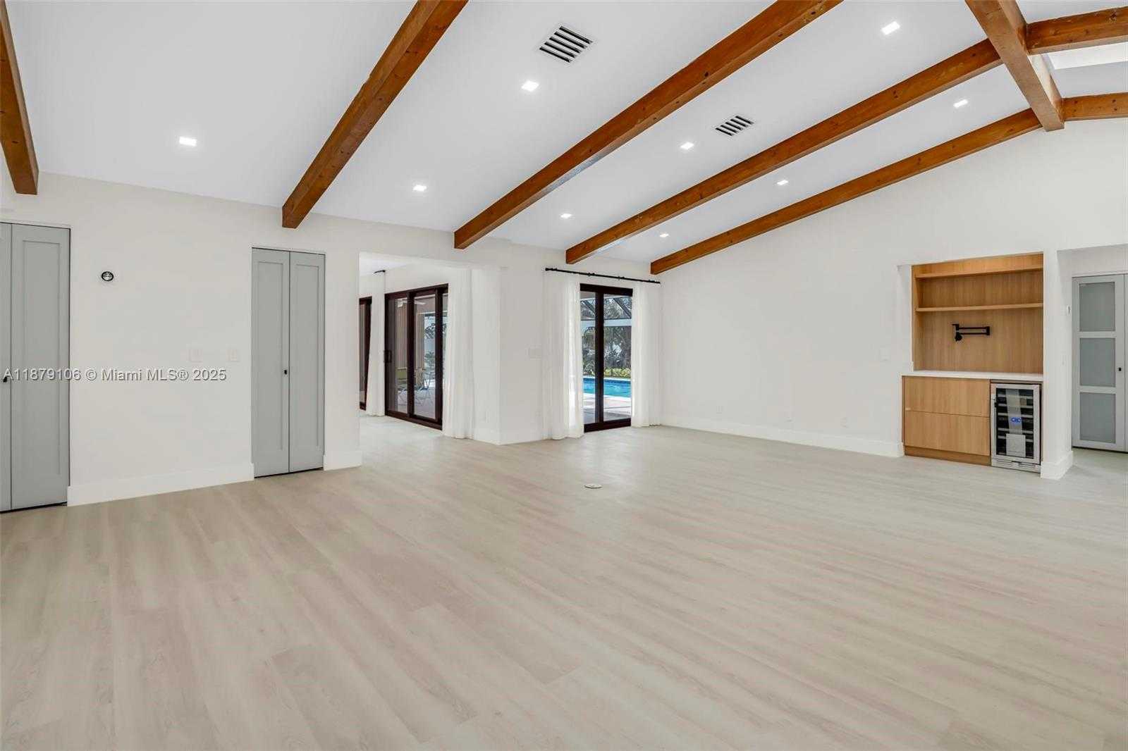 Small Image of 105 SINCLAIR ST SE, Port Charlotte Number 18