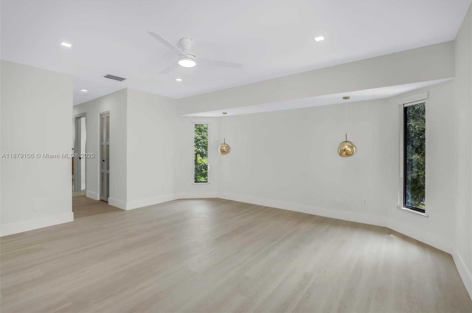 Small Image of 105 SINCLAIR ST SE, Port Charlotte Number 21