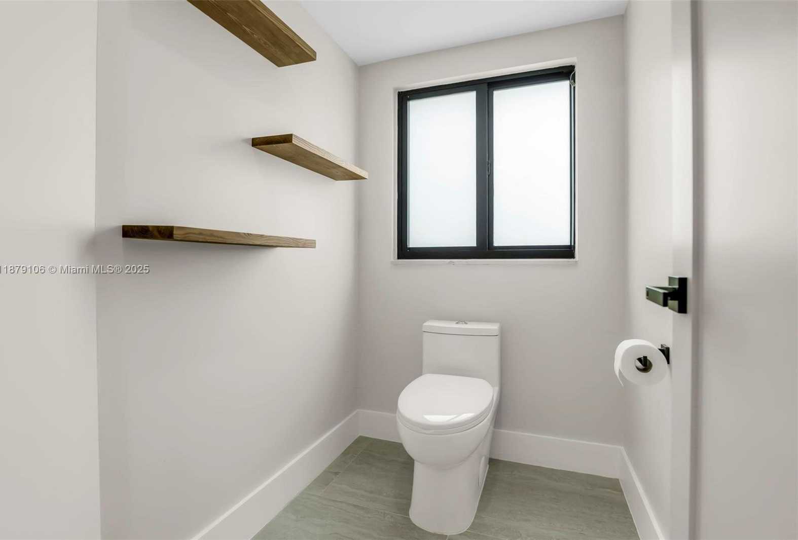 Small Image of 105 SINCLAIR ST SE, Port Charlotte Number 27