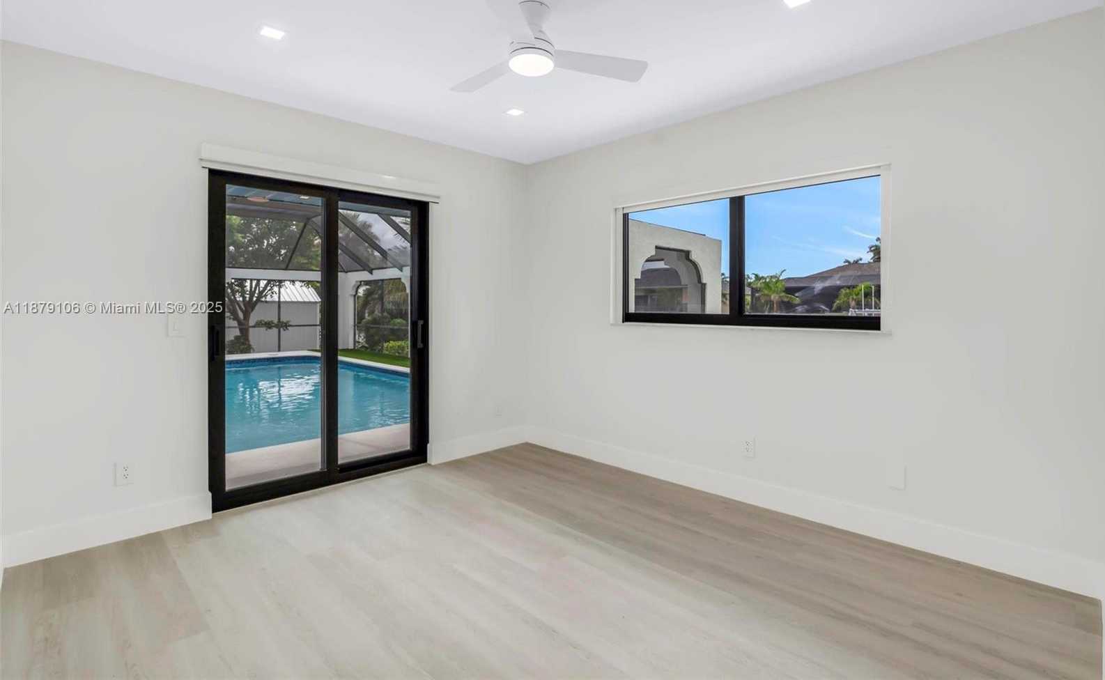 Small Image of 105 SINCLAIR ST SE, Port Charlotte Number 29