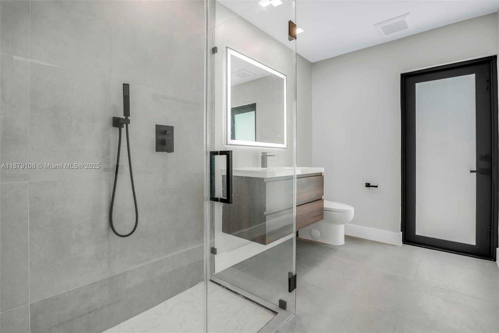 Small Image of 105 SINCLAIR ST SE, Port Charlotte Number 37