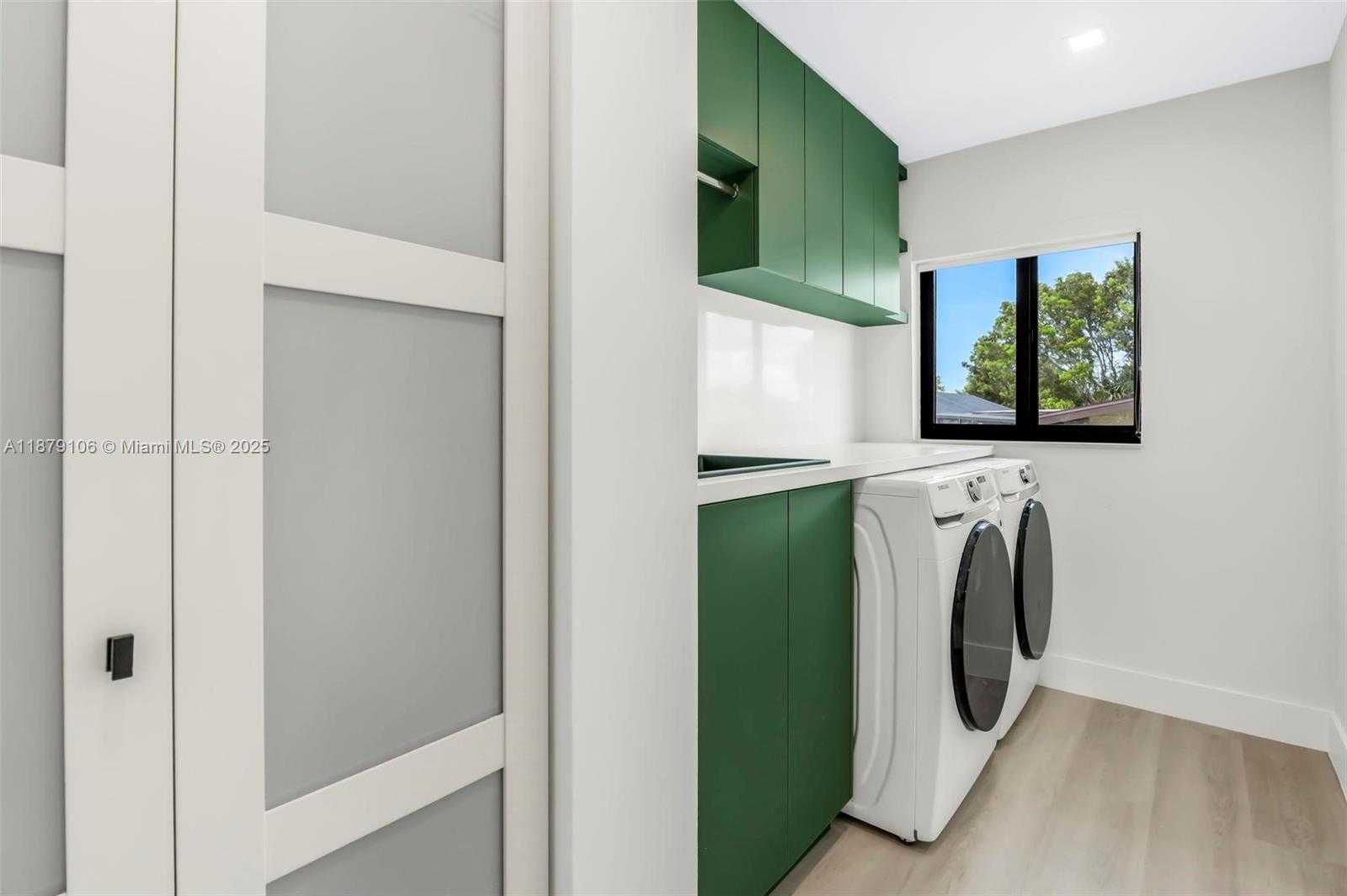 Small Image of 105 SINCLAIR ST SE, Port Charlotte Number 39