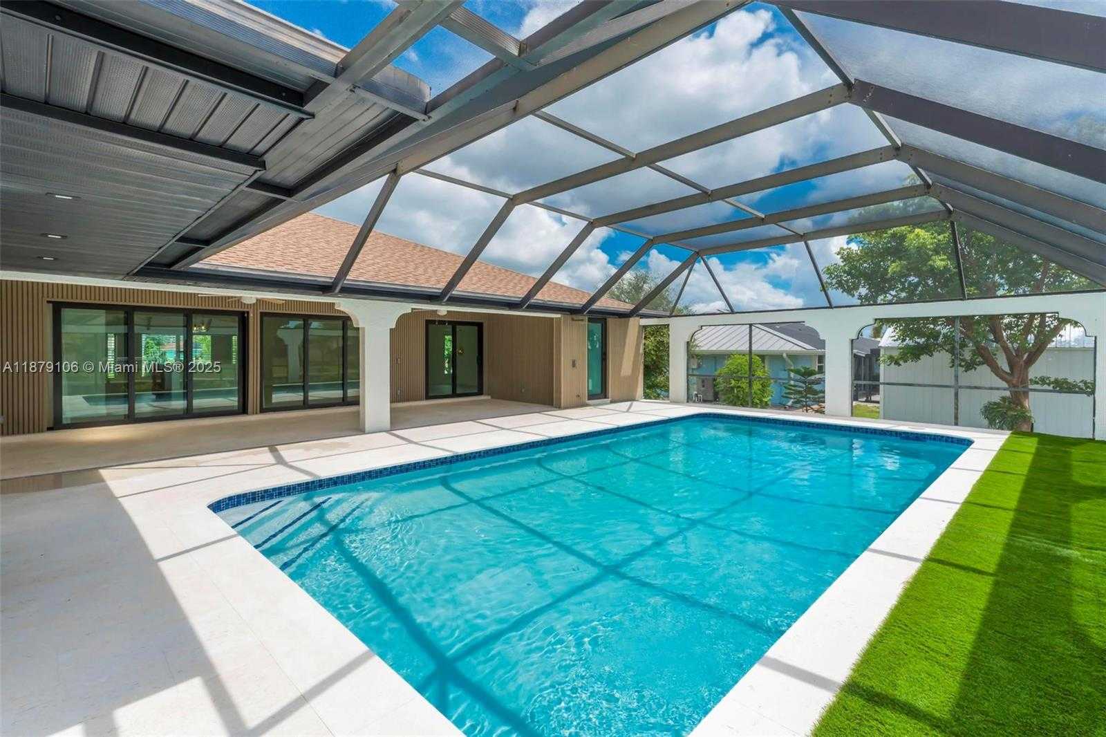 Small Image of 105 SINCLAIR ST SE, Port Charlotte Number 45