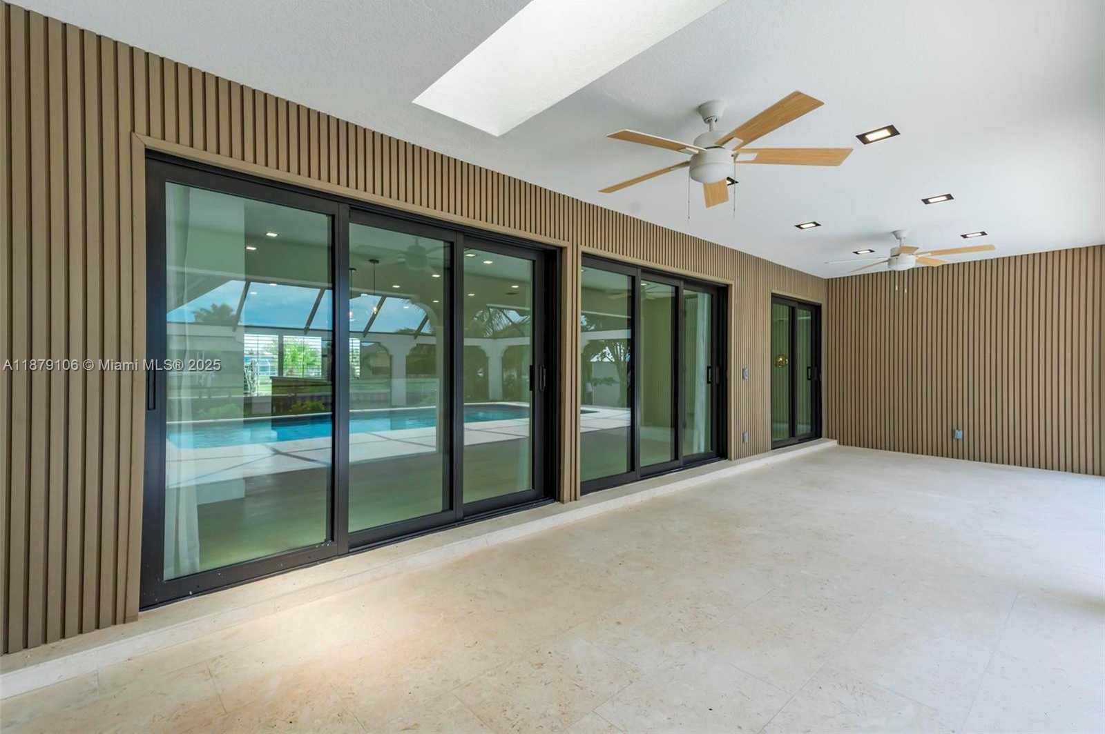 Small Image of 105 SINCLAIR ST SE, Port Charlotte Number 53