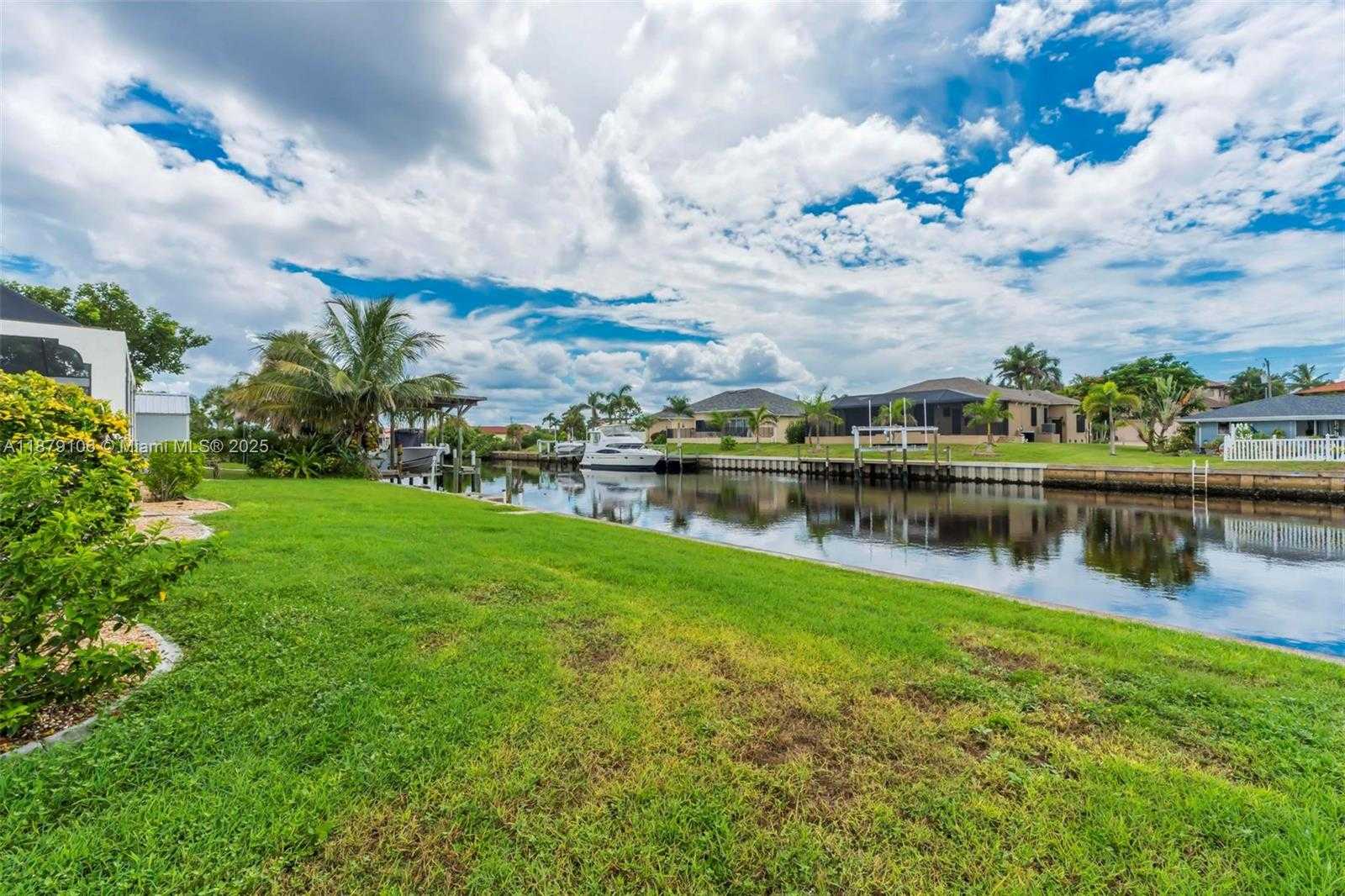 Small Image of 105 SINCLAIR ST SE, Port Charlotte Number 56