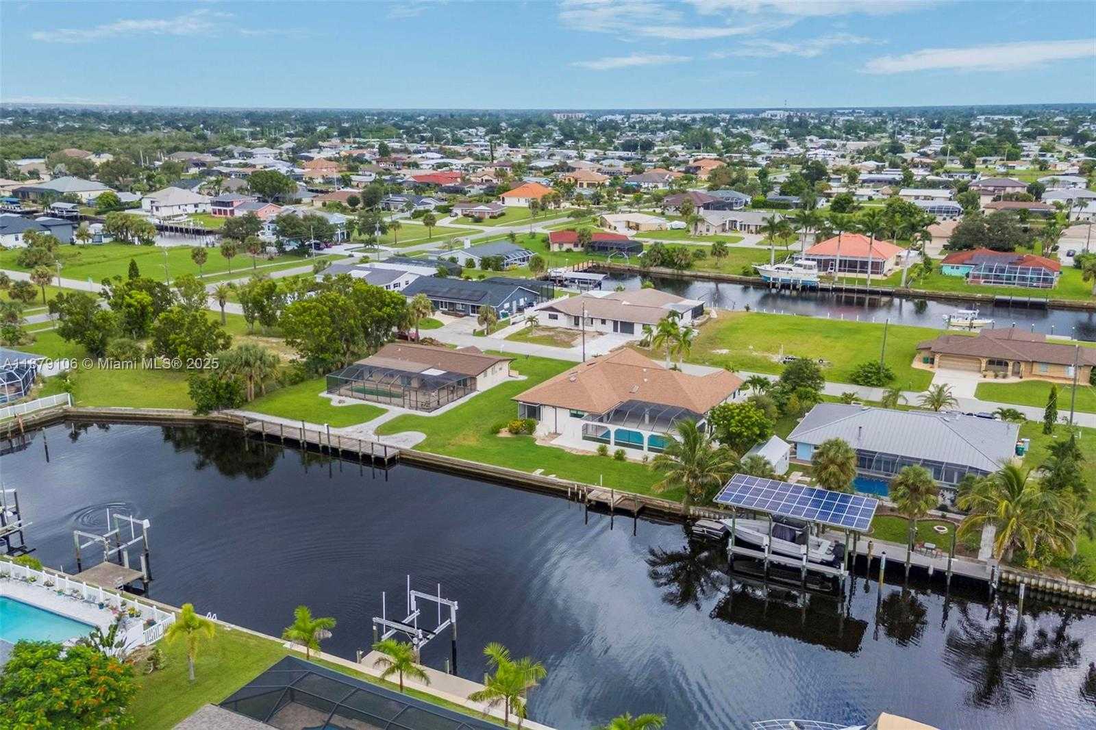 Small Image of 105 SINCLAIR ST SE, Port Charlotte Number 62