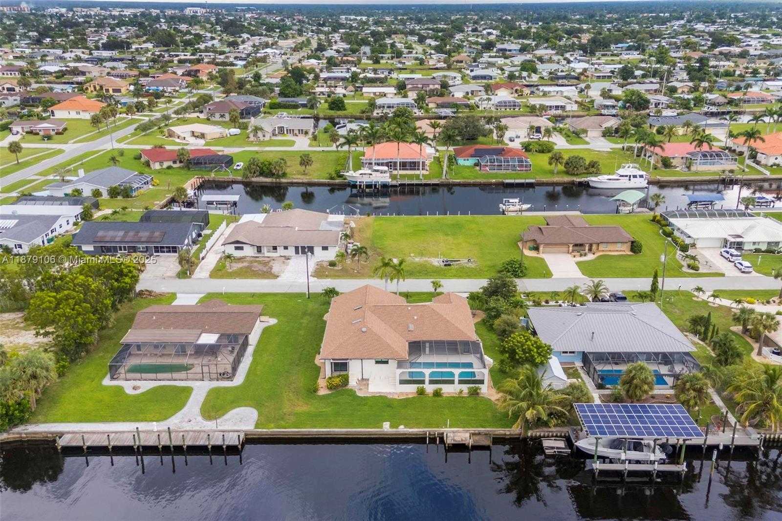 Small Image of 105 SINCLAIR ST SE, Port Charlotte Number 64