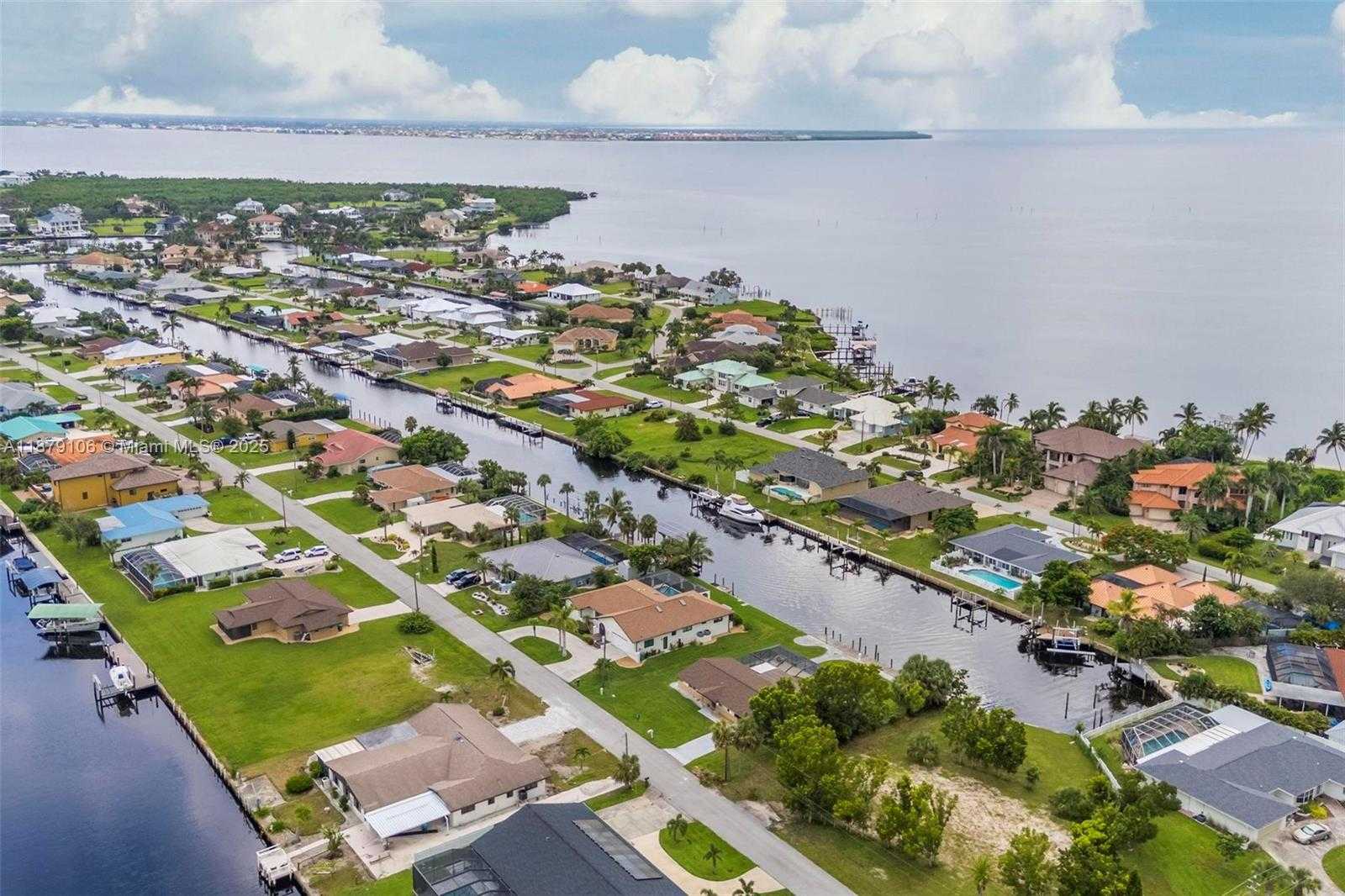 Small Image of 105 SINCLAIR ST SE, Port Charlotte Number 65