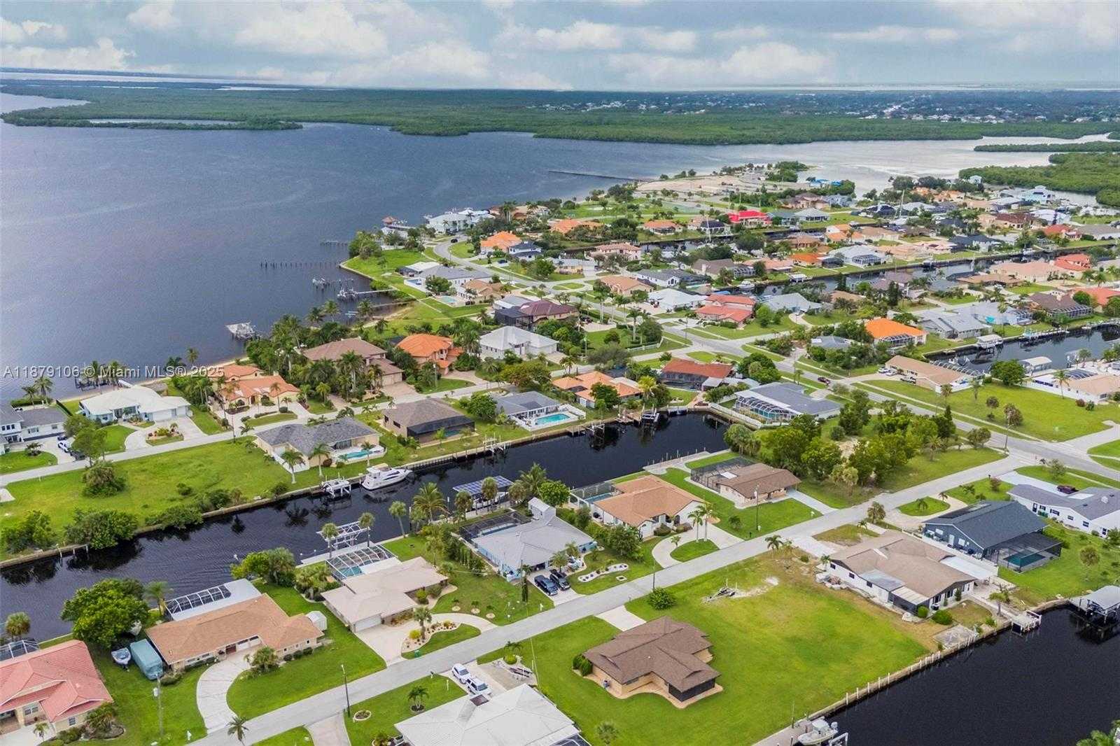 Small Image of 105 SINCLAIR ST SE, Port Charlotte Number 67