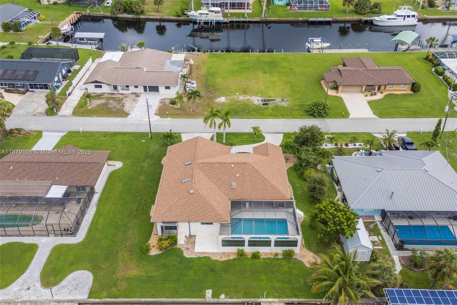 Small Image of 105 SINCLAIR ST SE, Port Charlotte Number 68