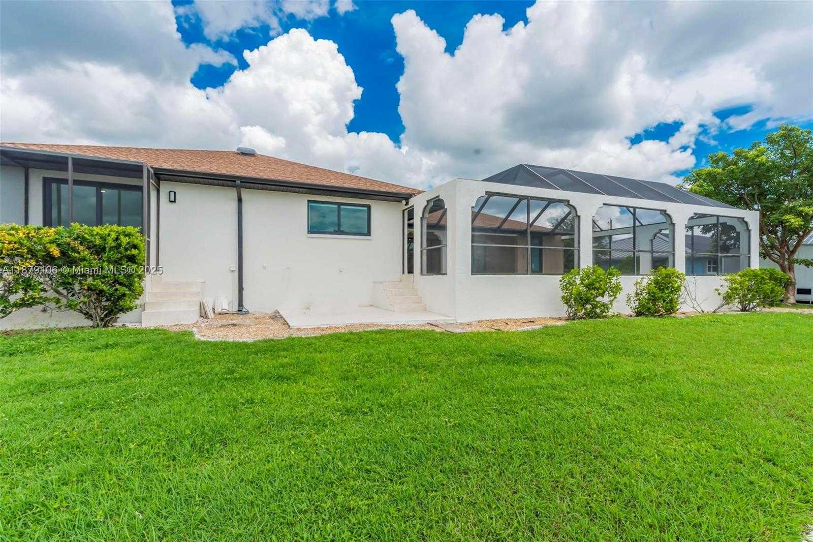 Small Image of 105 SINCLAIR ST SE, Port Charlotte Number 71