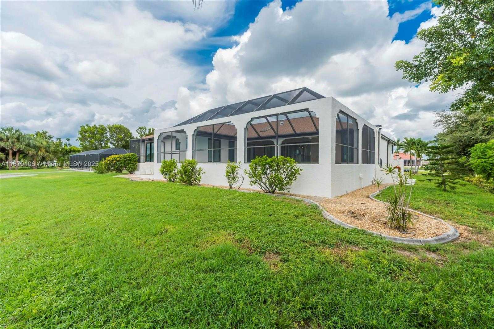 Small Image of 105 SINCLAIR ST SE, Port Charlotte Number 72