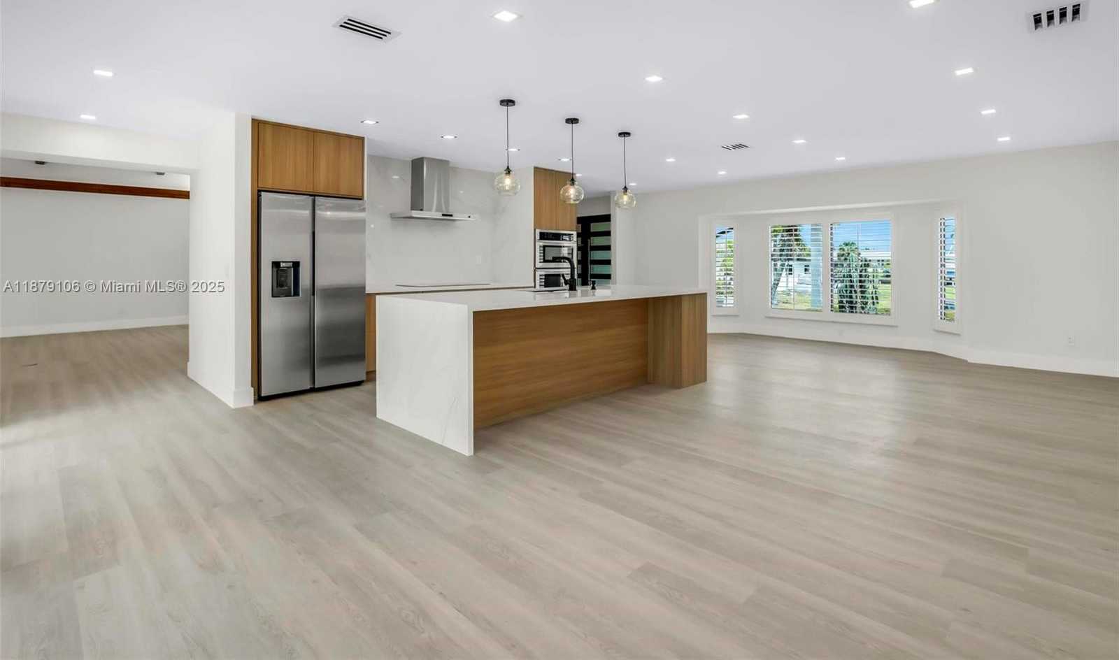 Small Image of 105 SINCLAIR ST SE, Port Charlotte Number 9