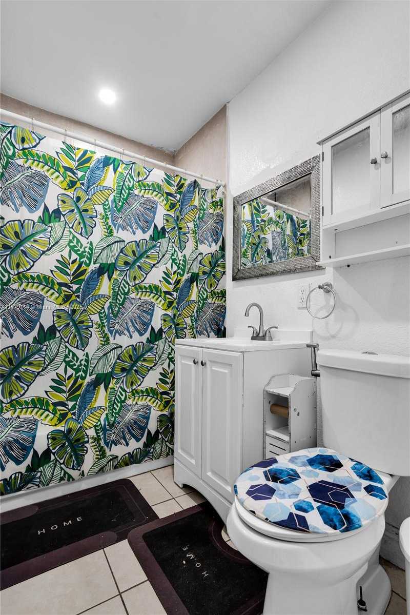 Small Image of 16450 NORTH WEST 24TH AVE, Miami Gardens Number 15
