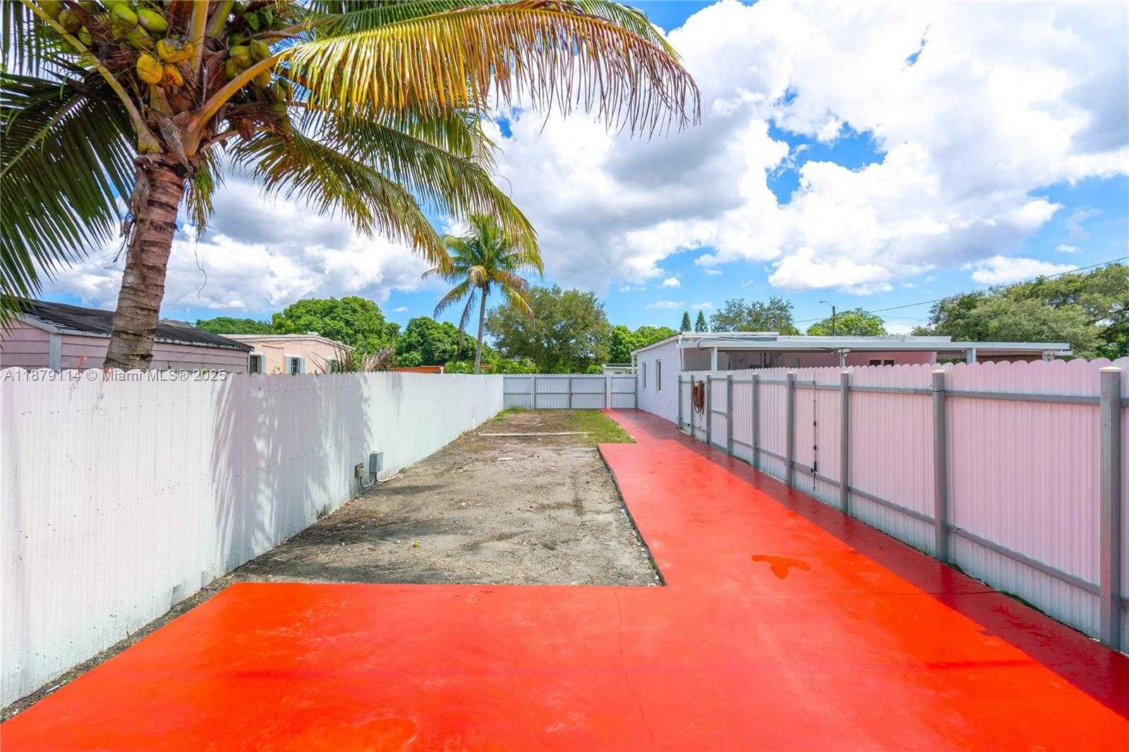 Small Image of 16450 NORTH WEST 24TH AVE, Miami Gardens Number 20