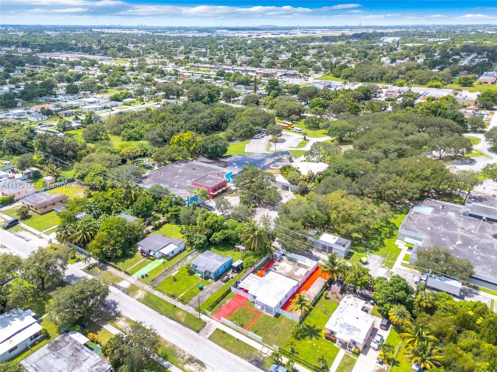 Small Image of 16450 NORTH WEST 24TH AVE, Miami Gardens Number 28