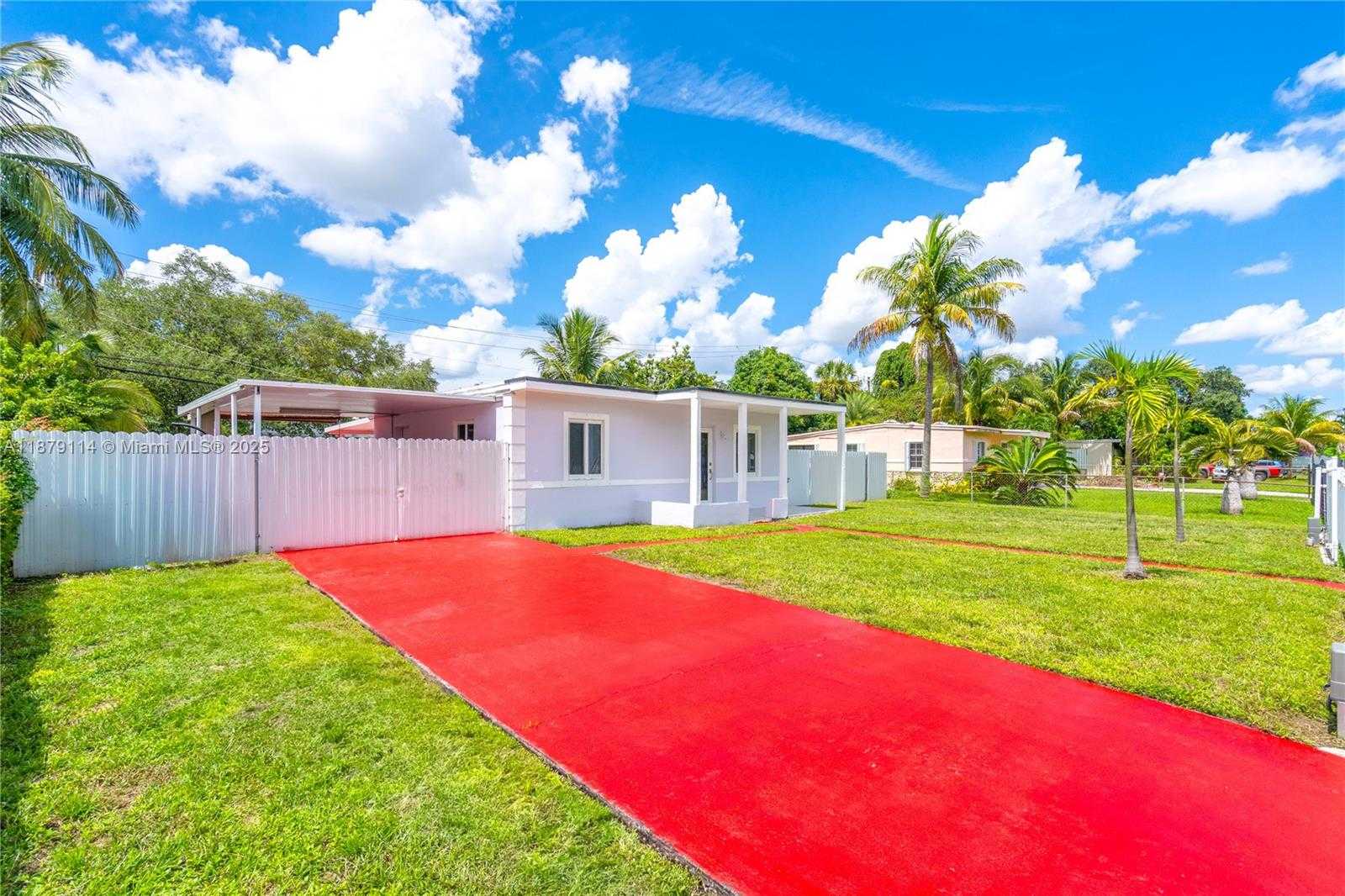 Small Image of 16450 NORTH WEST 24TH AVE, Miami Gardens Number 3