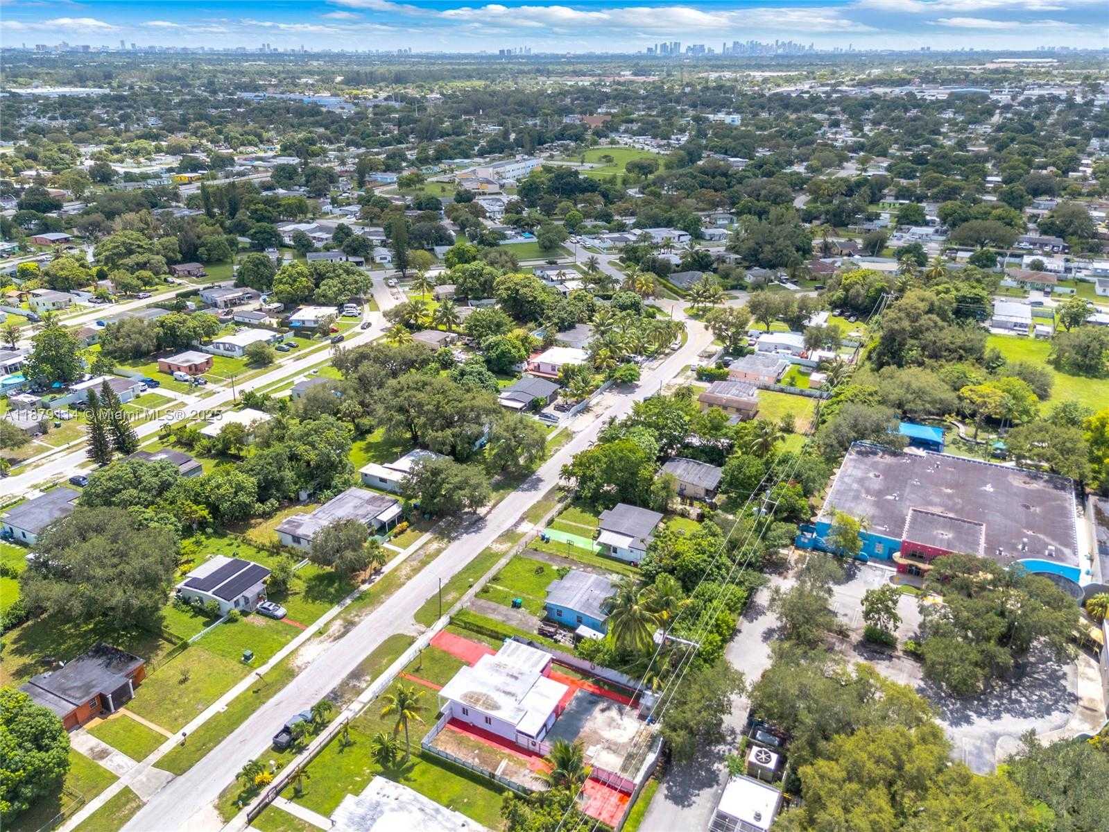 Small Image of 16450 NORTH WEST 24TH AVE, Miami Gardens Number 30
