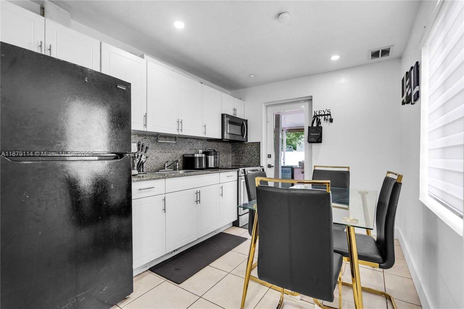 Small Image of 16450 NORTH WEST 24TH AVE, Miami Gardens Number 7