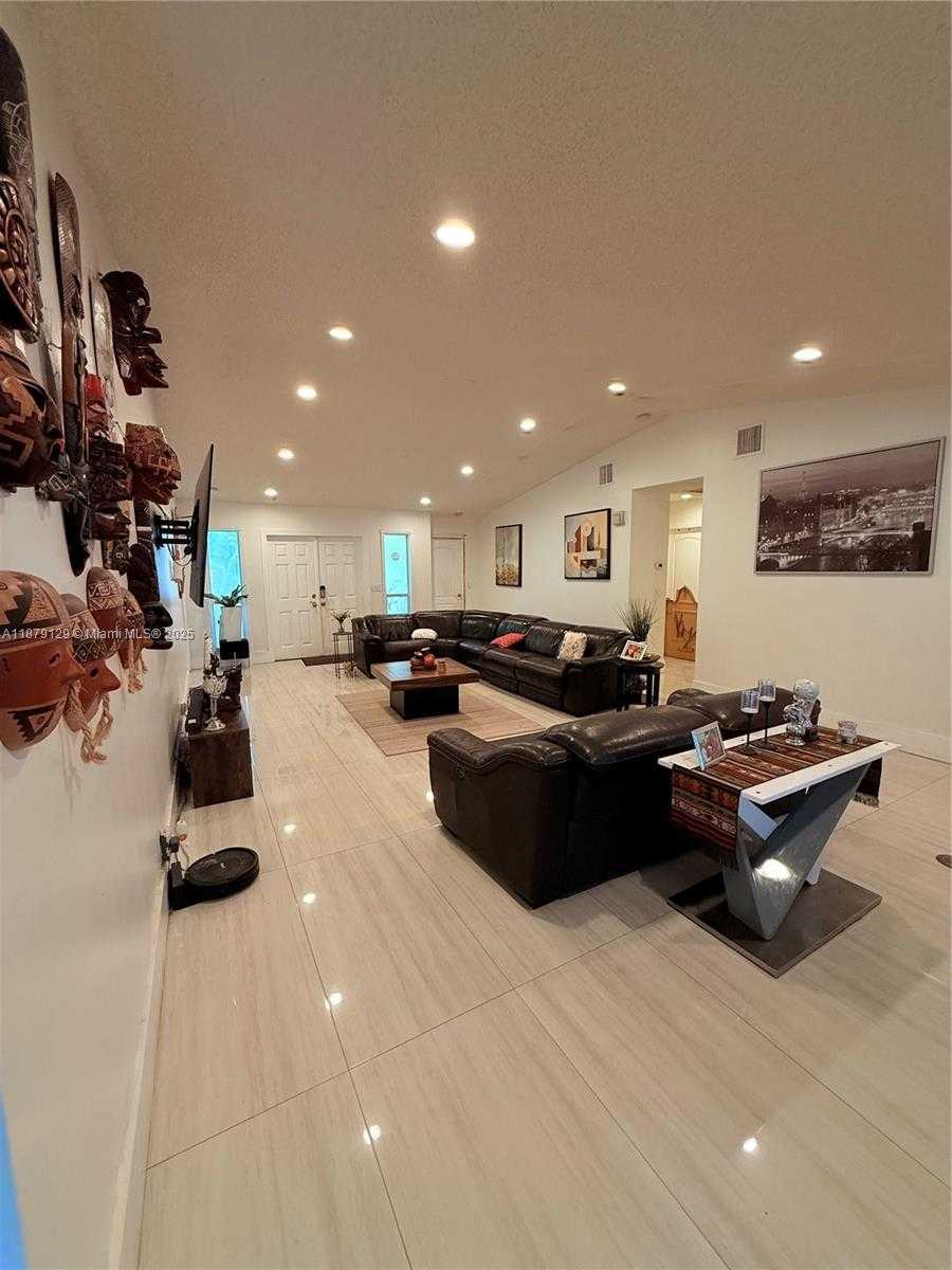 Small Image of 4071 NORTH WEST 115TH AVE, Coral Springs Number 2