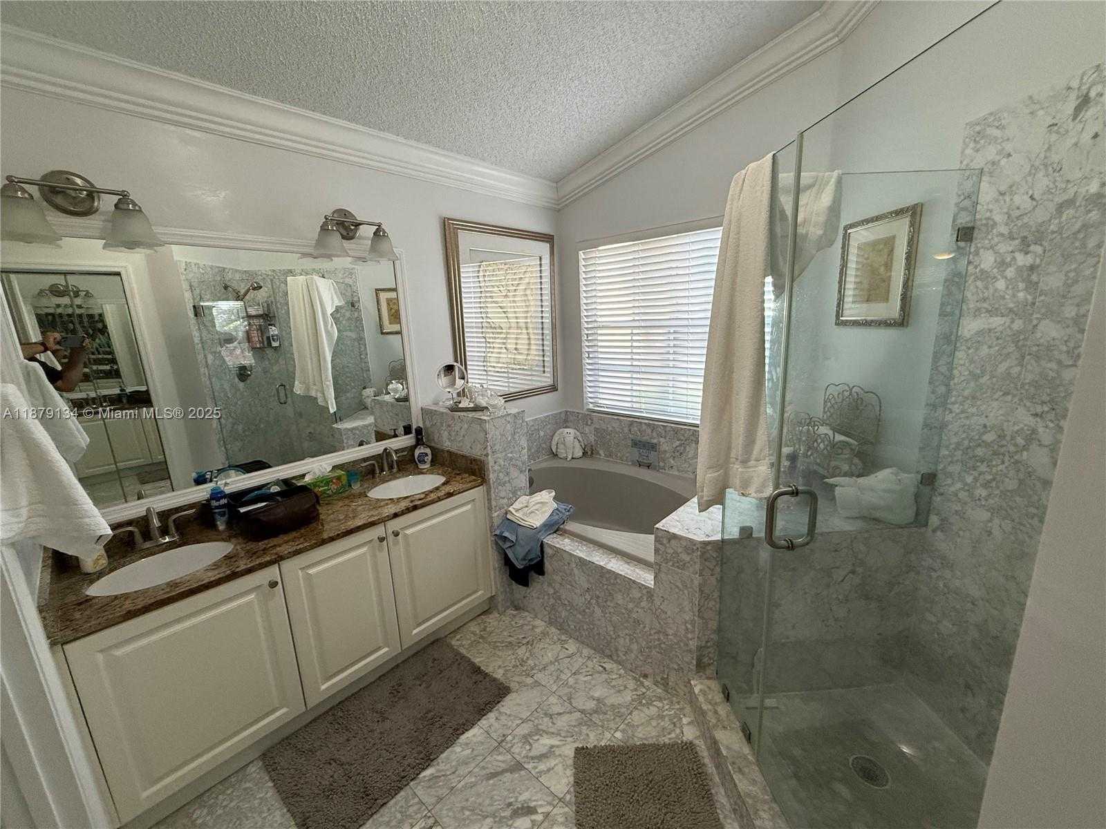 Small Image of 1040 WILSHIRE CIR W, Pembroke Pines Number 16