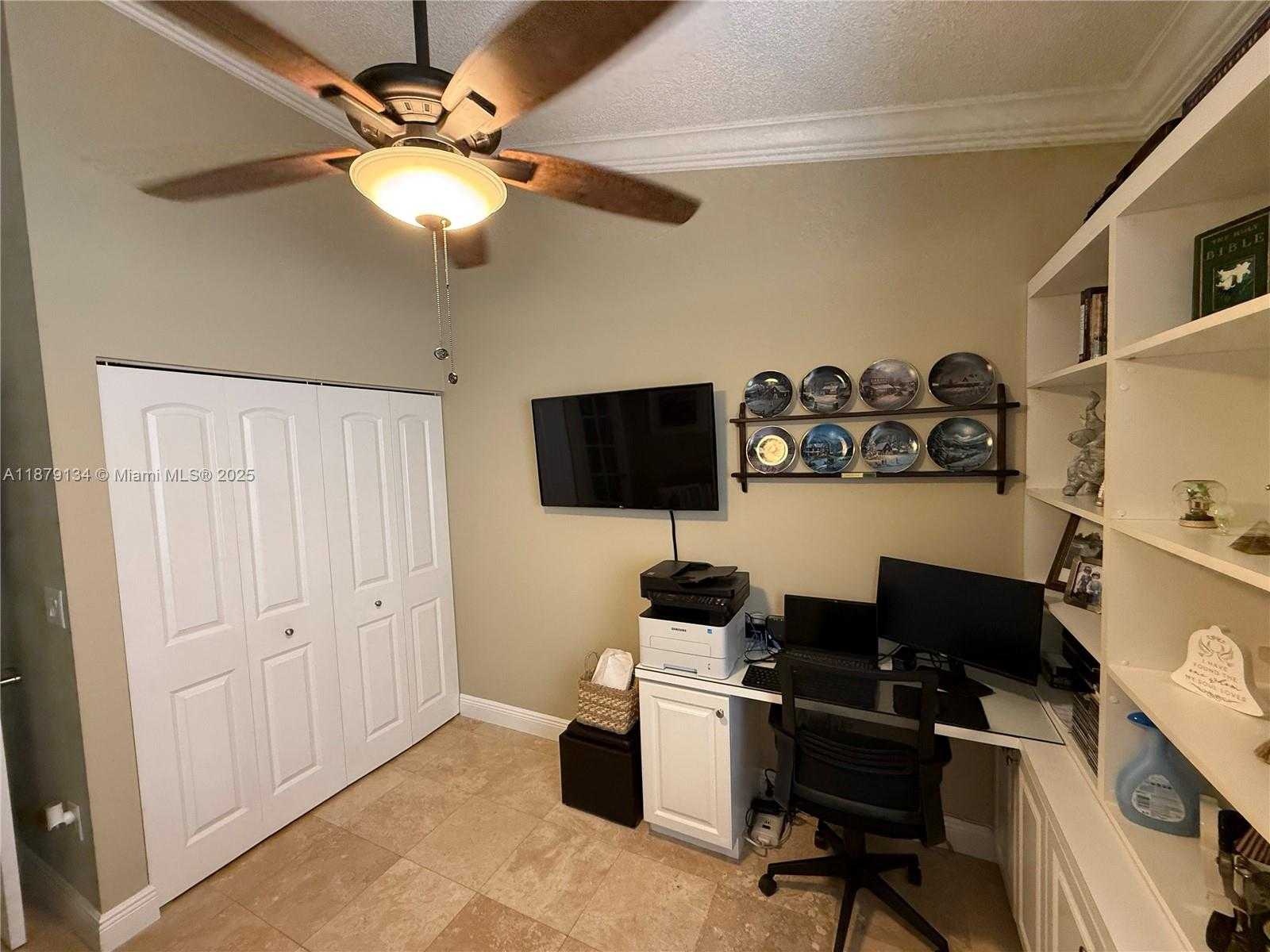 Small Image of 1040 WILSHIRE CIR W, Pembroke Pines Number 26