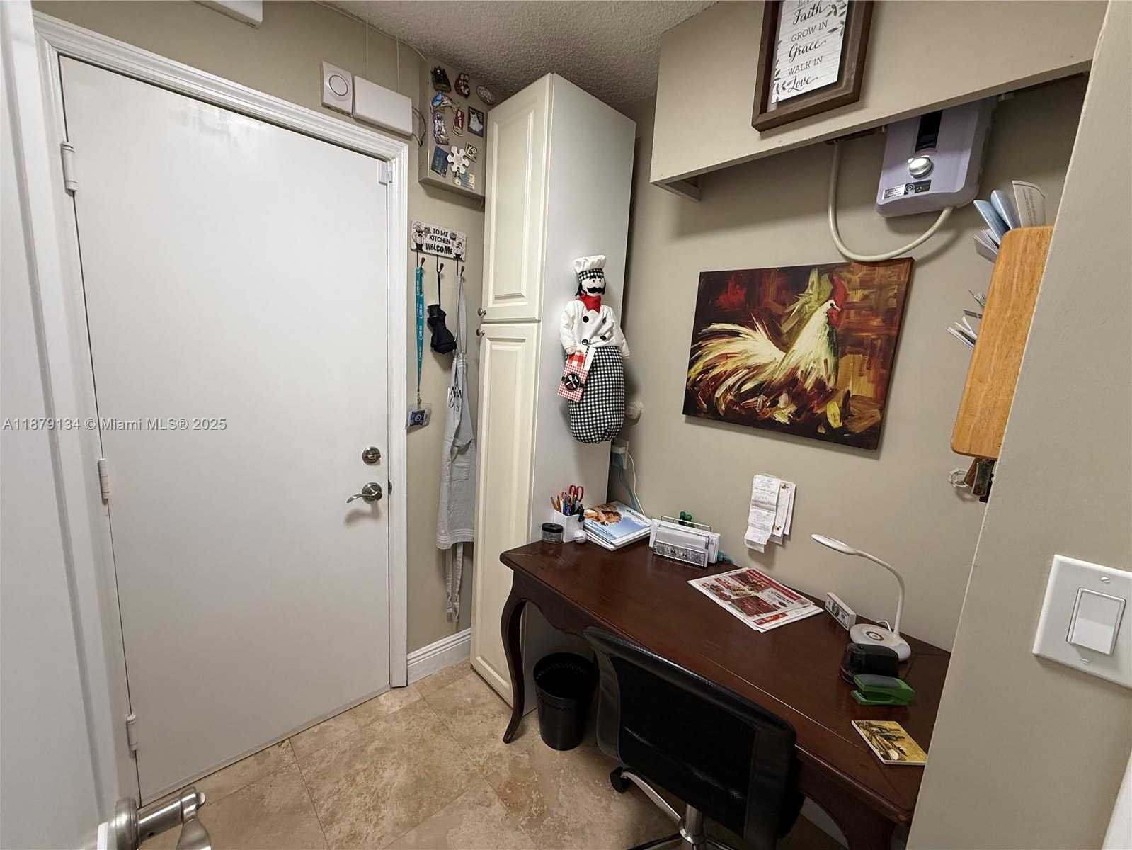 Small Image of 1040 WILSHIRE CIR W, Pembroke Pines Number 27
