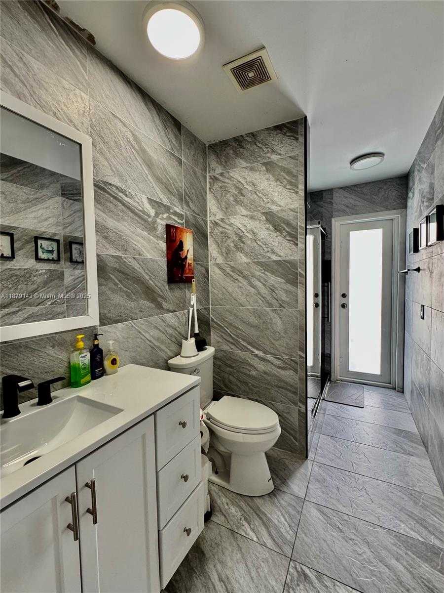 Small Image of 1635 NORTH WEST 15TH TER, Homestead Number 12