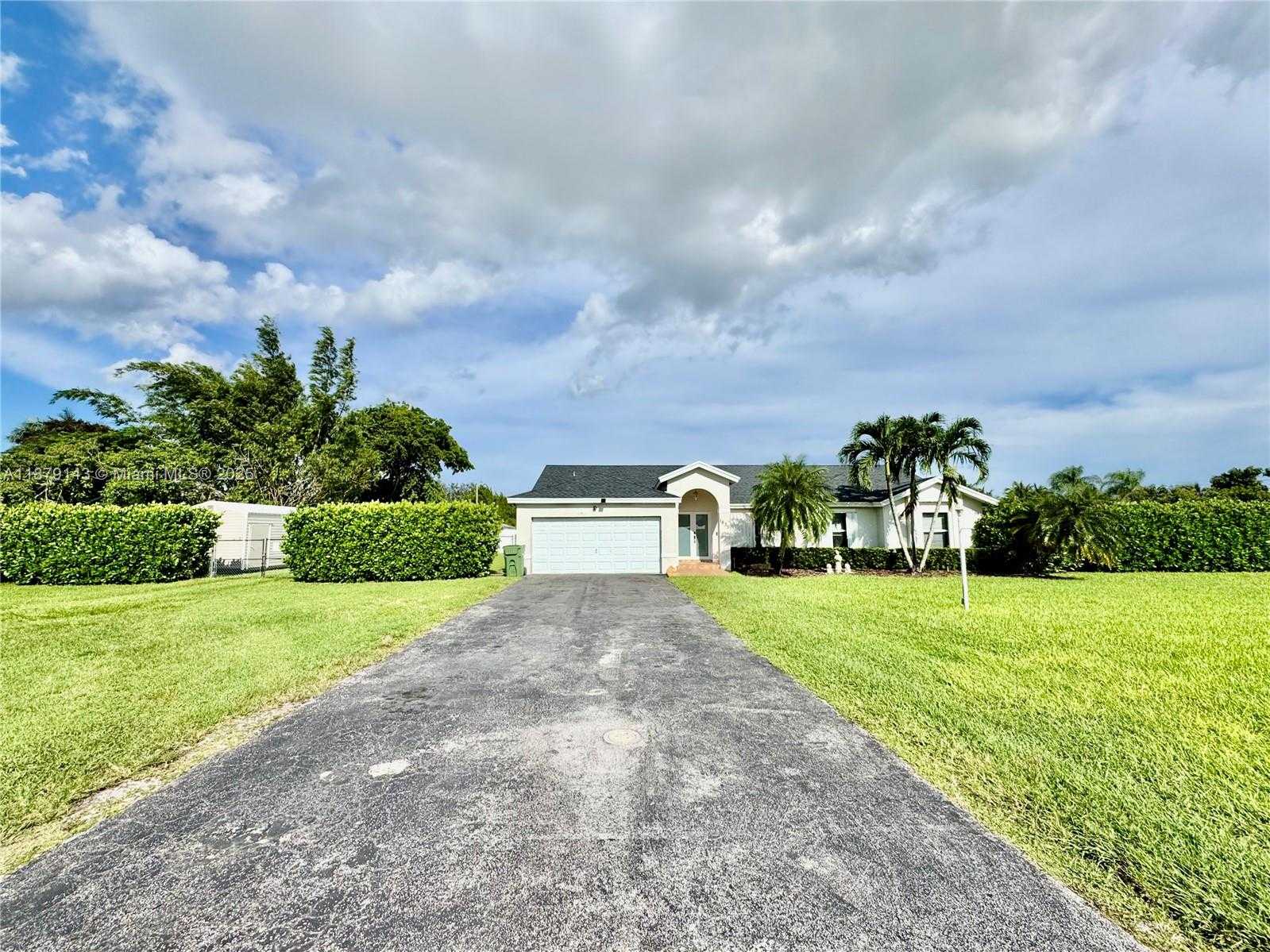 Small Image of 1635 NORTH WEST 15TH TER, Homestead Number 4