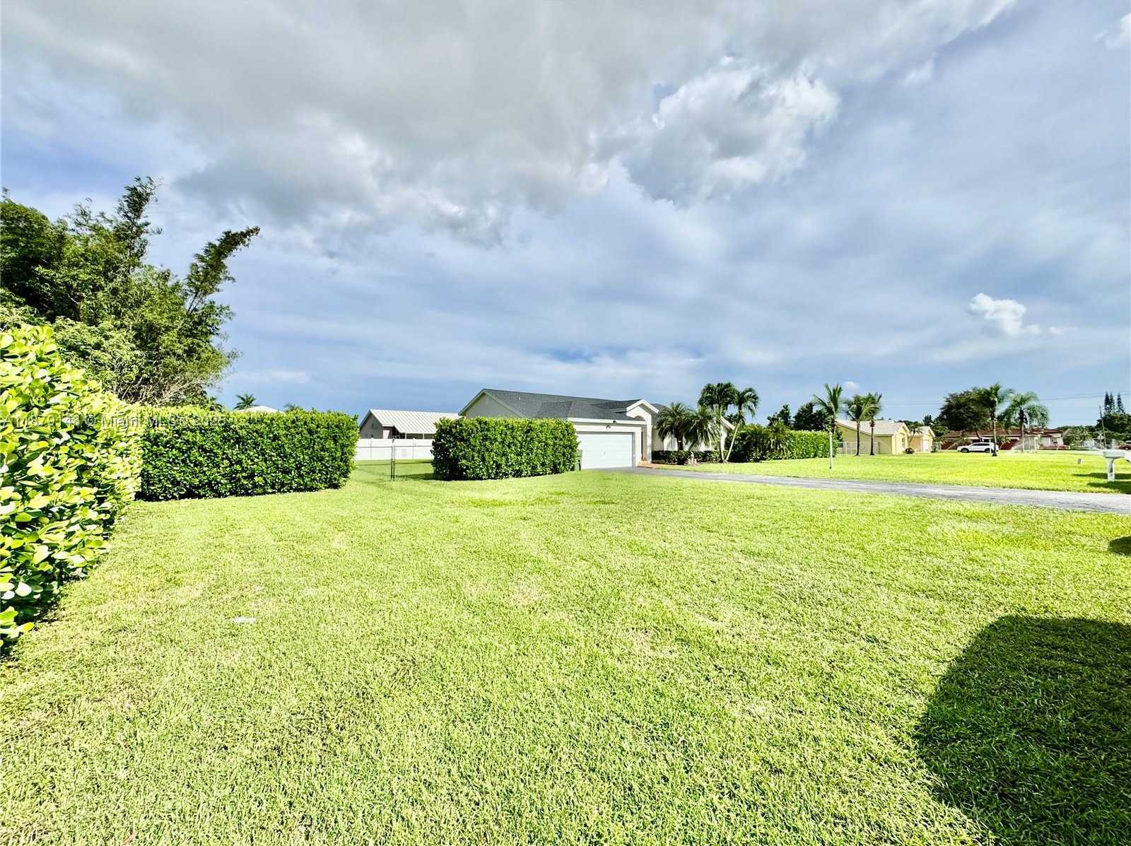 Small Image of 1635 NORTH WEST 15TH TER, Homestead Number 5