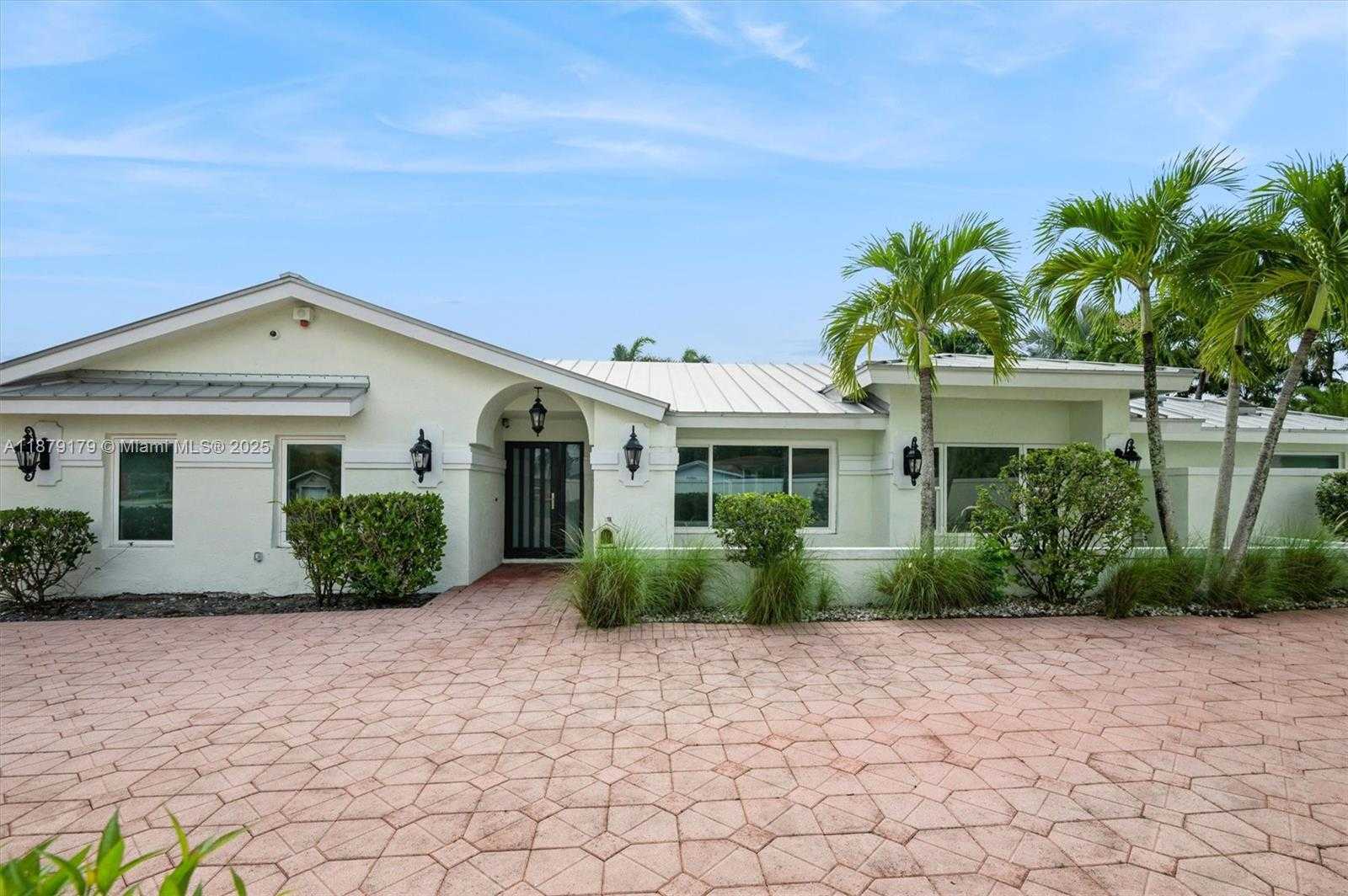 Small Image of 6700 NORTH WEST 28TH TER, Fort Lauderdale Number 2