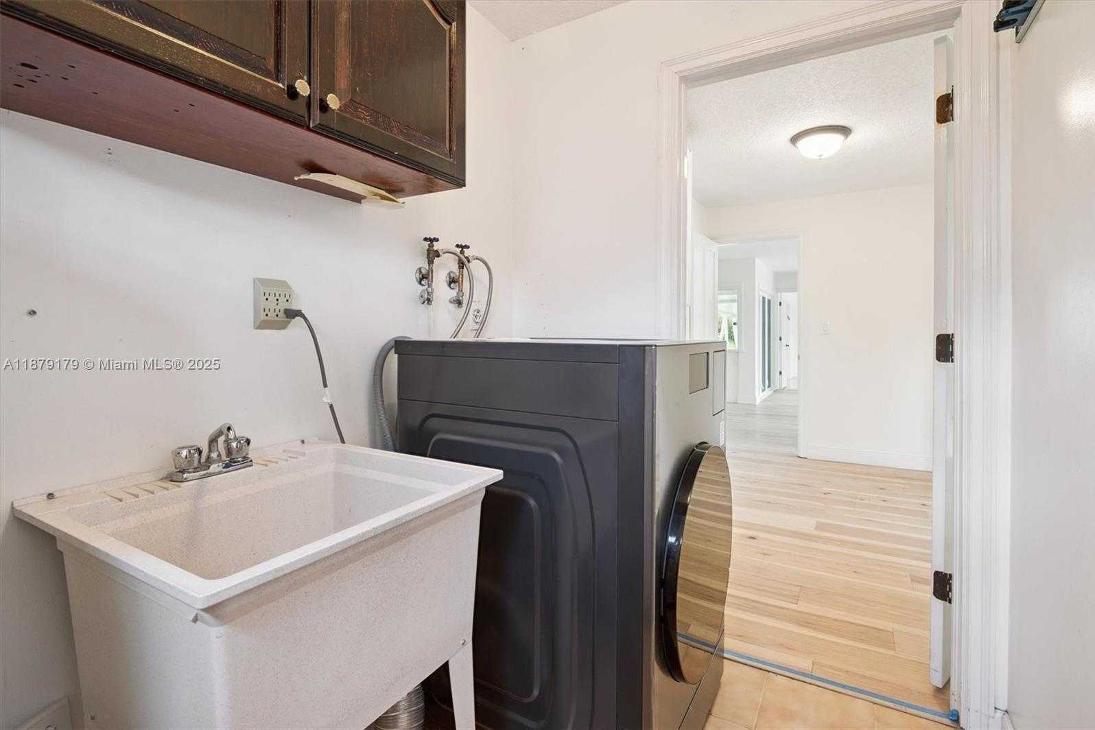 Small Image of 6700 NORTH WEST 28TH TER, Fort Lauderdale Number 25