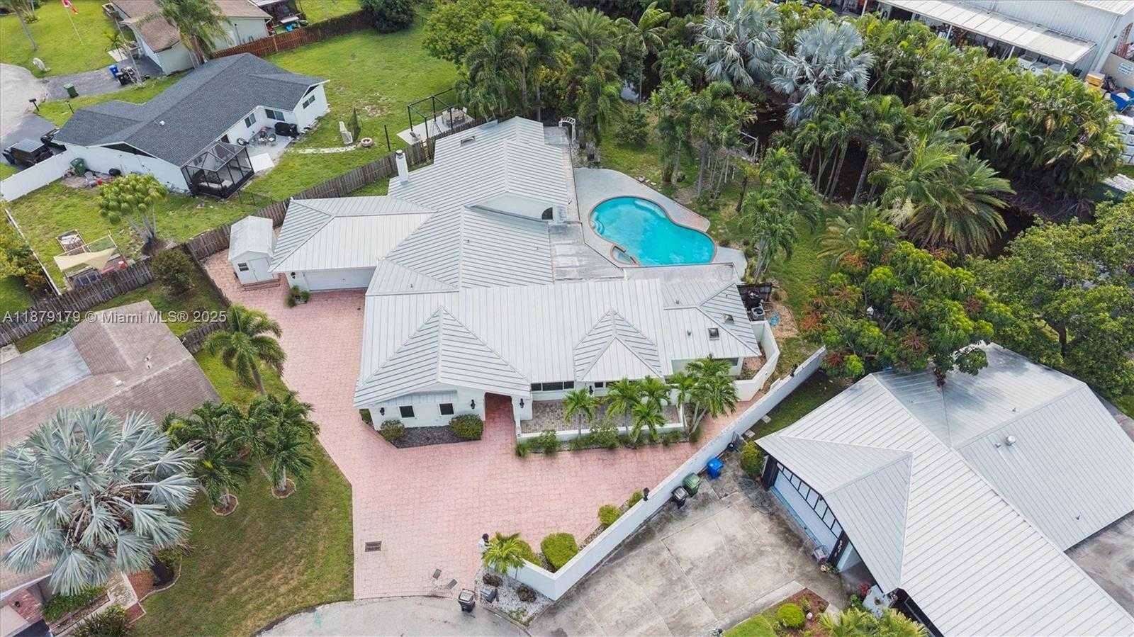 Small Image of 6700 NORTH WEST 28TH TER, Fort Lauderdale Number 37