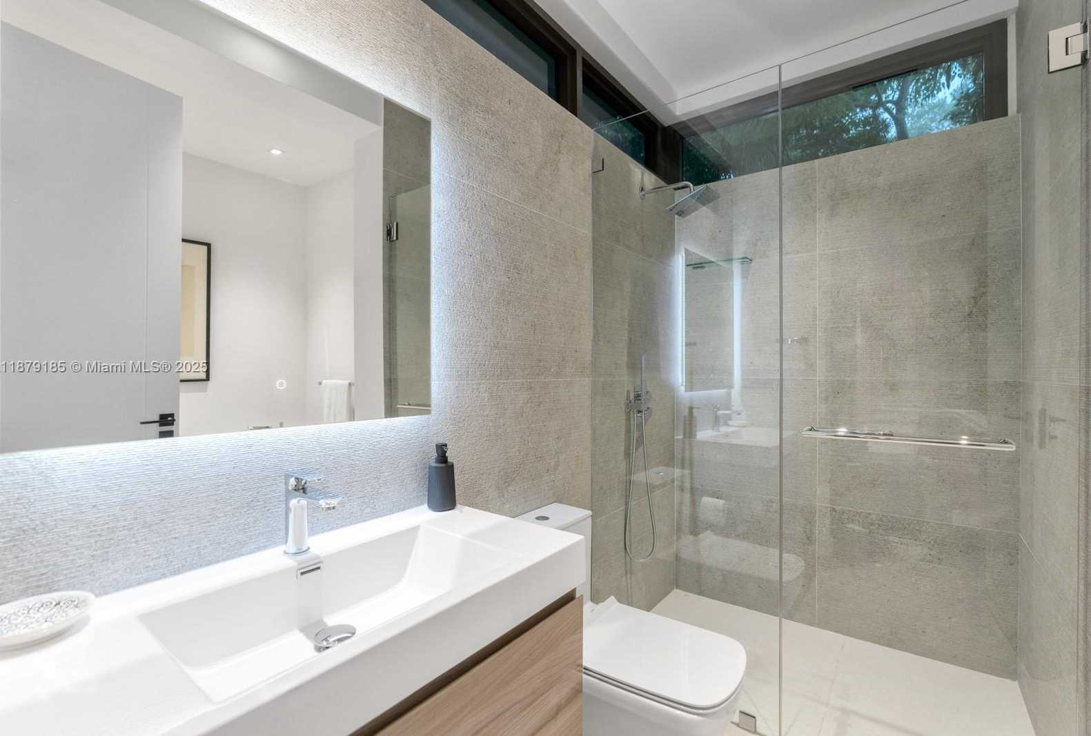 Small Image of 3651 SAINT GAUDENS RD, Coconut Grove Number 40