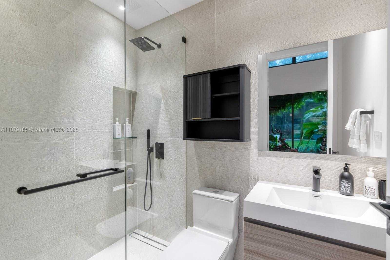 Small Image of 3651 SAINT GAUDENS RD, Coconut Grove Number 44