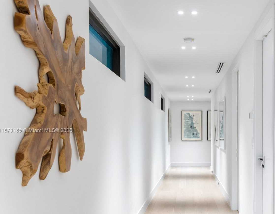 Small Image of 3651 SAINT GAUDENS RD, Coconut Grove Number 50