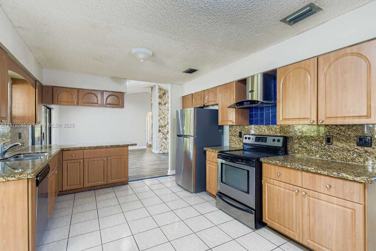 Small Image of 7008 NORTH WEST 49TH CT, Lauderhill Number 12