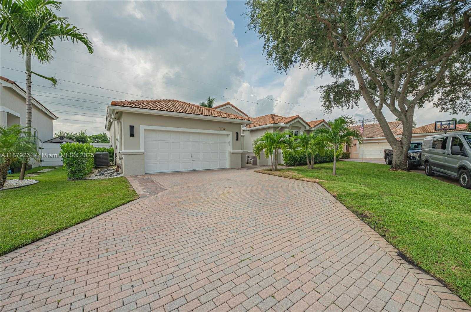 Small Image of 3234 SOUTH WEST 53RD CT, Hollywood Number 3
