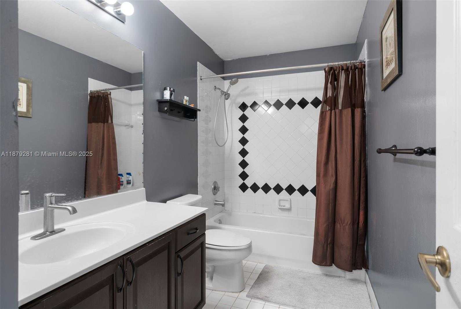 Small Image of 1251 JOHNSON CT, Hollywood Number 20