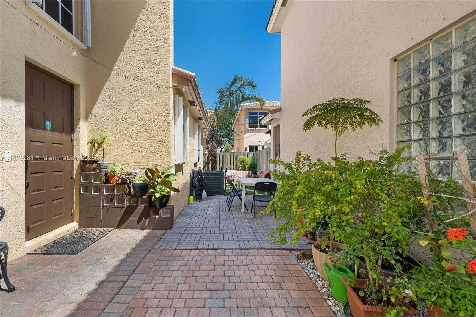 Small Image of 1251 JOHNSON CT, Hollywood Number 24